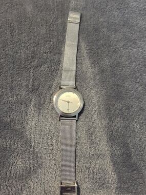 VTG Skagen Silver Mesh Bracelet Watch - Minimalist Dial